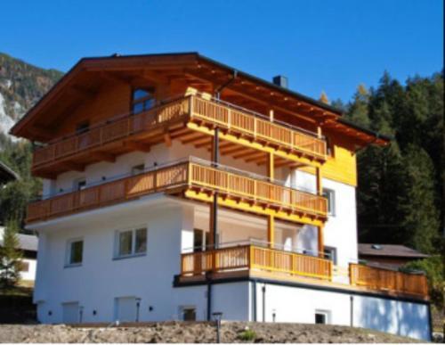 Alpenmond Appartment Halbmond Leutasch Exterior photo